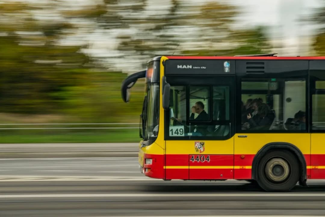 Ile zarabia kierowca autobusu miejskiego w Niemczech? Zaskakujące fakty
