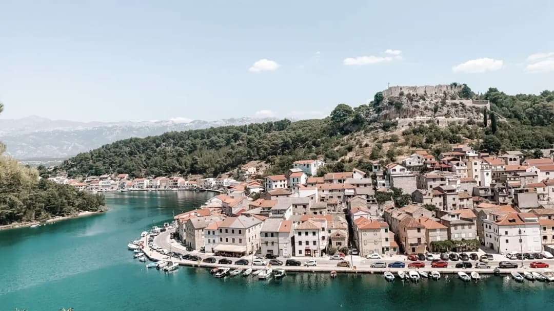 Najlepsza trasa do Zadaru: uniknij kosztownych opłat i korków