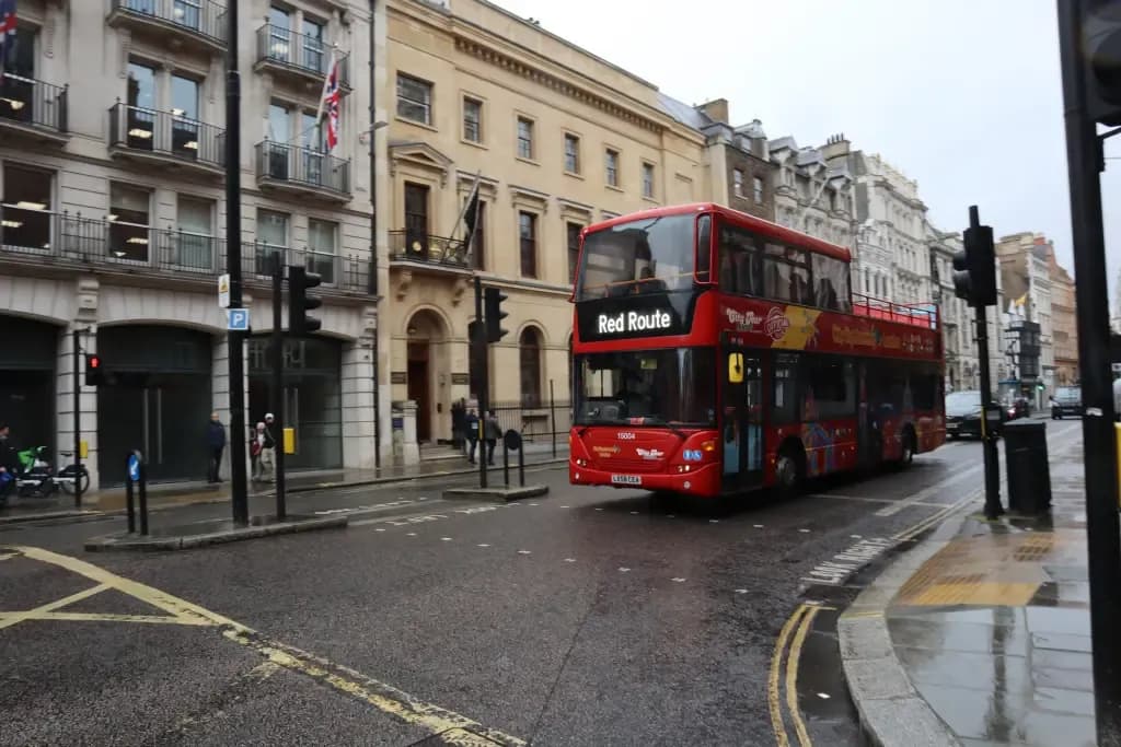 Ile jedzie autokar do Londynu? Sprawdź czas podróży i więcej informacji