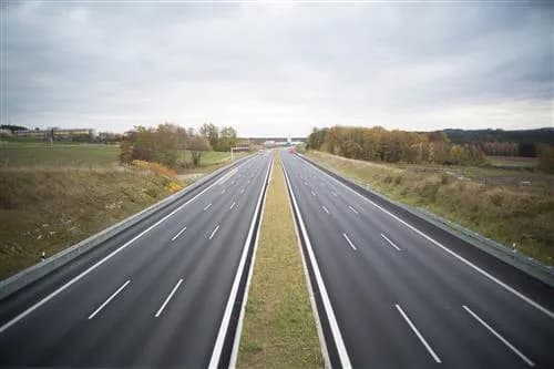 Jakie pojazdy na autostradzie? Sprawdź, co możesz wziąć ze sobą Jakie pojazdy na autostradzie? Sprawdź, co możesz wziąć ze sobą