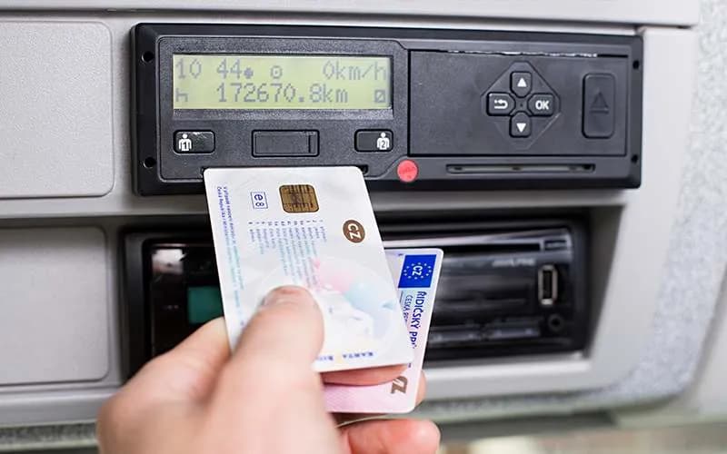Gdzie można odczytać kartę kierowcy i uniknąć problemów z danymi